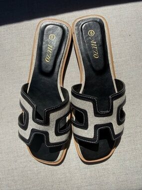 Women's Black & Cream Slide Sandals